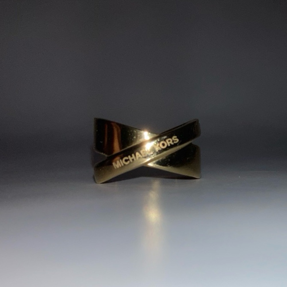 SOLID Michael Kors cross style pave gold tone CZ chunky stylish ring, size 8 - Picture 2 of 4